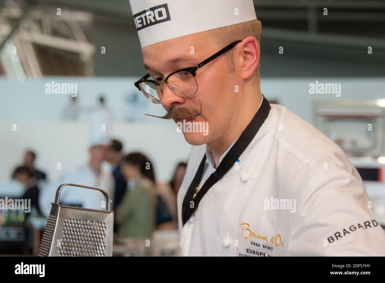 06/12/2018 Turin (Italy) Ismo Sipelainen engaged in the preparation of a refined dish during the Bocuse d'Or challenge Stock Photo