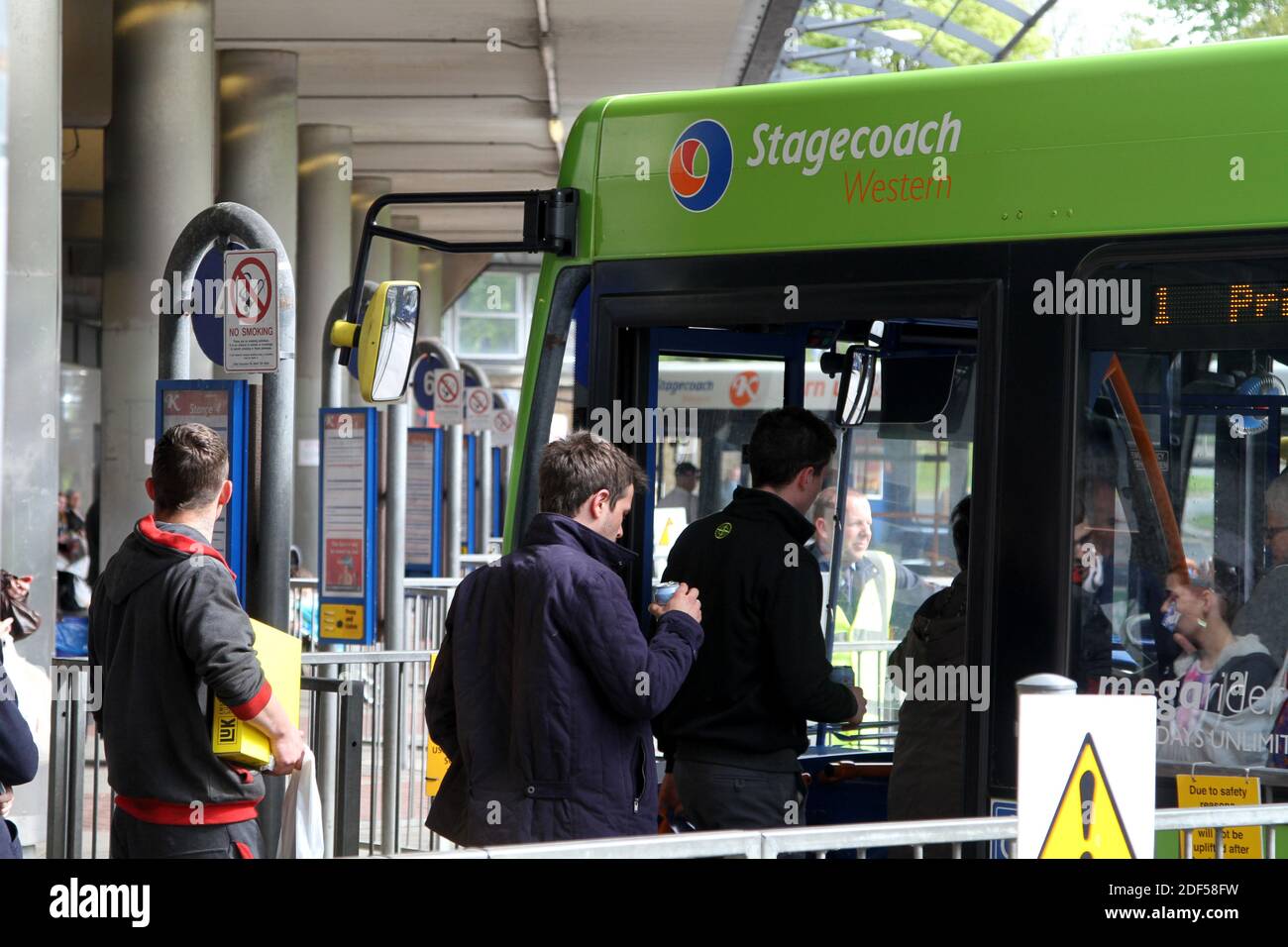Bus omnibus passengers commute hires stock photography and images Alamy