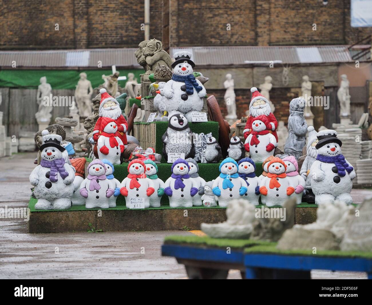 Swale garden hires stock photography and images Alamy