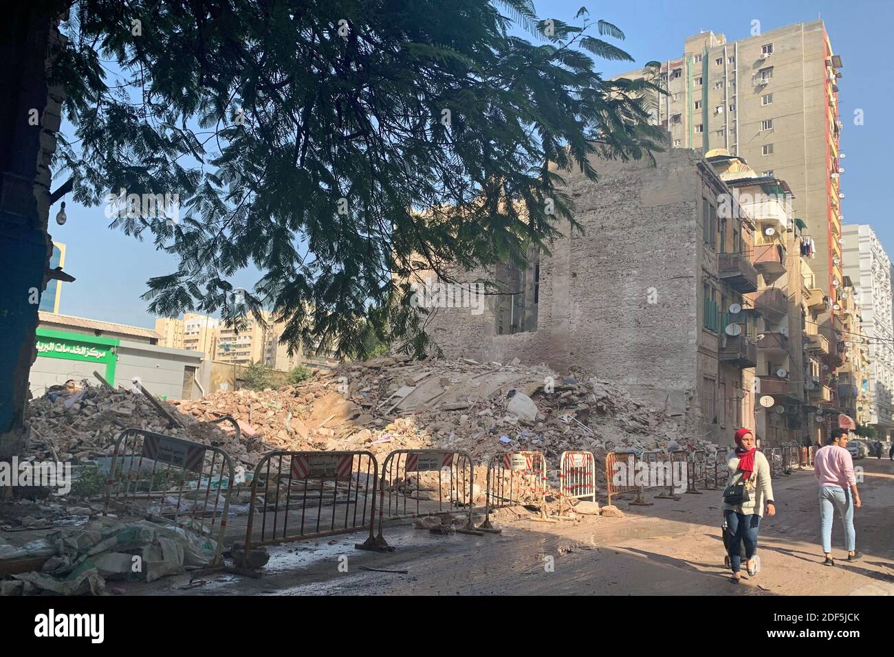 Apartment building in alexandria egypt hires stock photography and