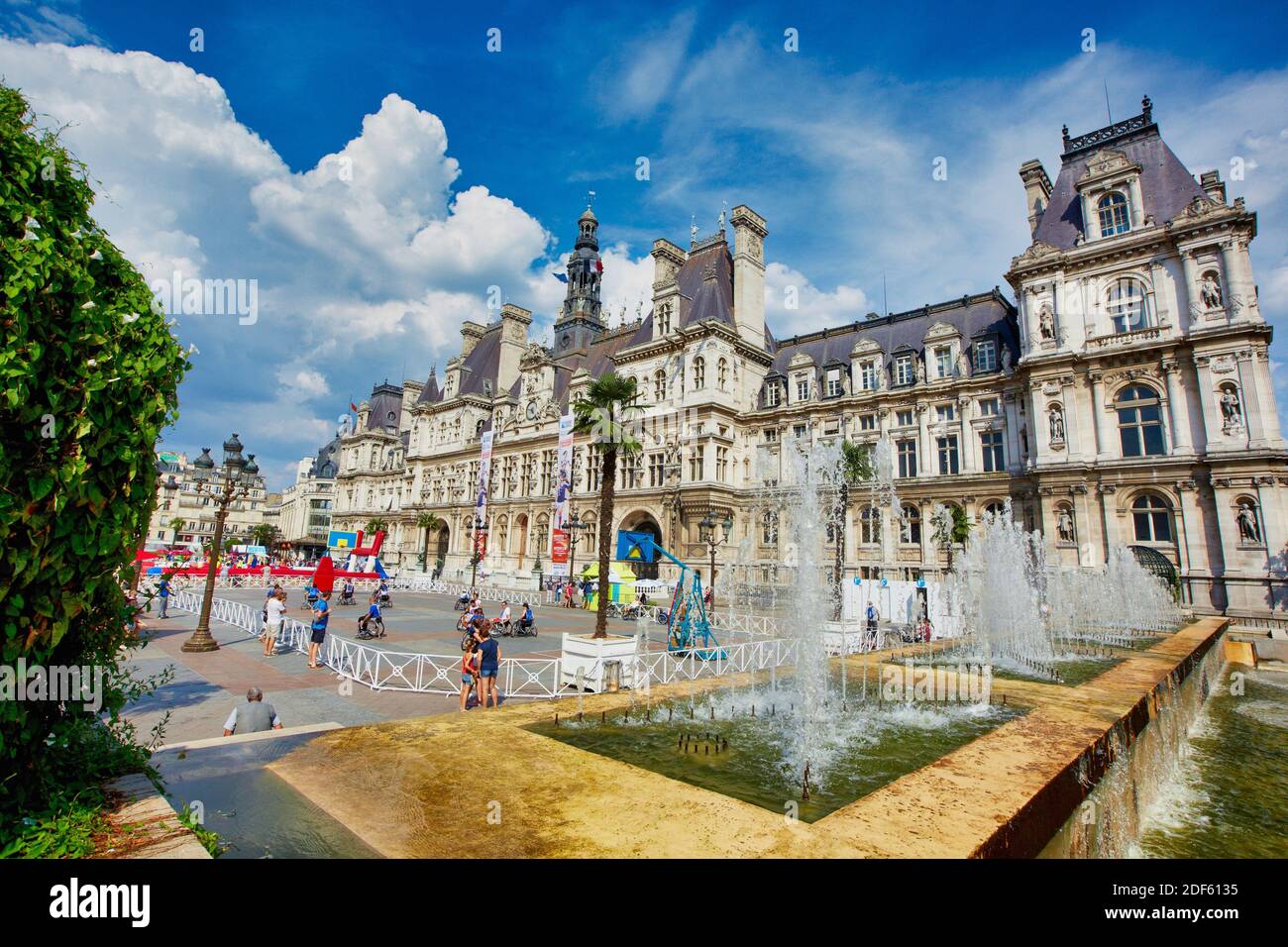 Handicapped playing Basketball. Summer Games. Hôtel de Ville City Hall. Paris. France. Europe. Stock Photo