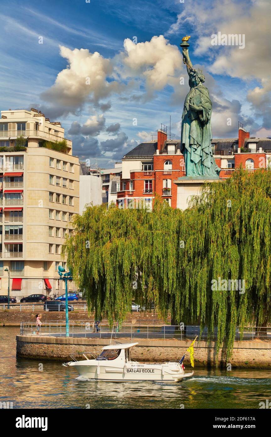 Ile aux Cygnes. Statue of Liberty. Seine river. Paris. France. Stock Photo