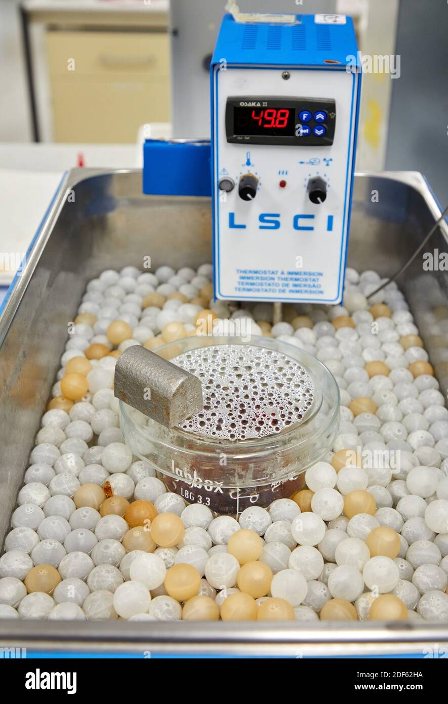 Immersion Thermostat, Potentiodynamic polarization test. Laboratory