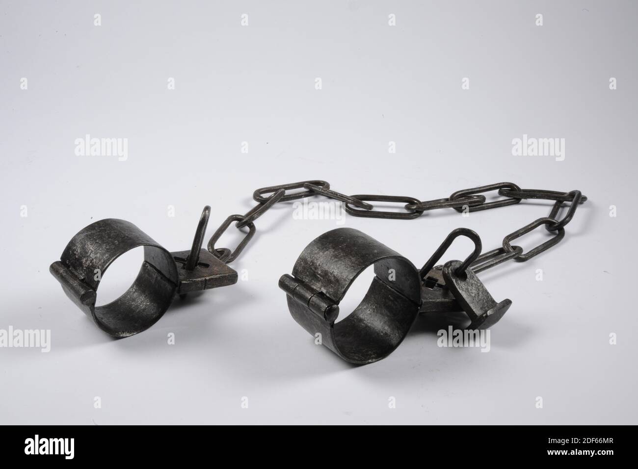 Two iron handcuffs hires stock photography and images Alamy