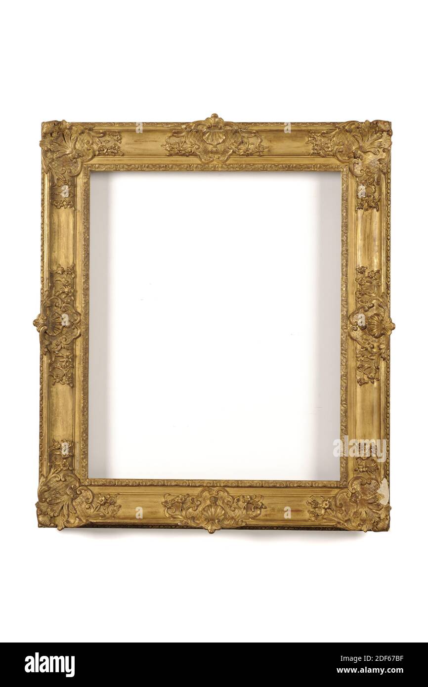 picture frame, Anonymous, second half 19th century, plaster, gilding, wood, gilded, Picture frame with a hollow frame with wide vertical profile and acanthus leaves in the corners. With a stepped inner edge starting with a pearl edge, then a smooth edge, an ornamental edge and another smooth edge. The frame has a laurel crown. The outer wall is hollow and is closed with a decorative edge, General: 79.5 x 64.4 x 11cm (795 x 644 x 110mm), Inner size: 51.7 x 37.5cm (517 x 375mm), Day size: 49.6 x 34.8cm (496 x 348mm Stock Photo