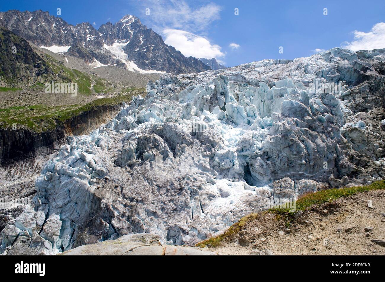 Hanging valley glacier hires stock photography and images Alamy