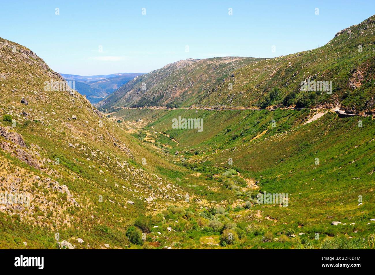 Glacial valley, U-shaped valley or glacial trough. Zezere river, Serra da Estrela, Portugal. Stock Photo