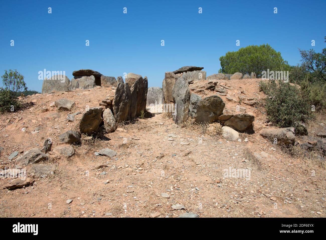 El Pozuelo dolmen (Chalcolithic or Copper age necropolis). Zalamea la