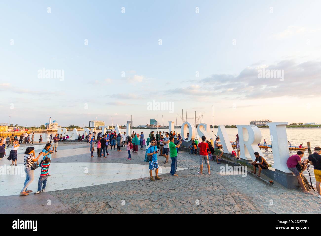 The popular Pantai Losari in Makassar, Sulawesi, Indonesia is a popular late afternoon spot for locals Stock Photo