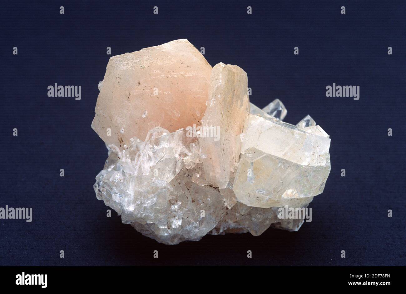 Zeolite mineral hi-res stock photography and images - Alamy