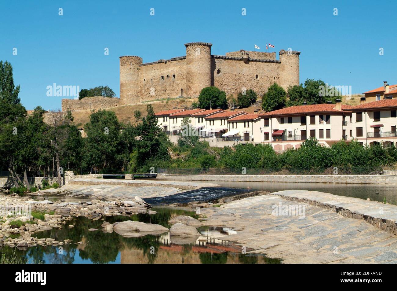 El Barco de Avila, town, castle (12-14th centuries) and Tormes River. Avila province, Castilla y Leon, Spain. Stock Photo