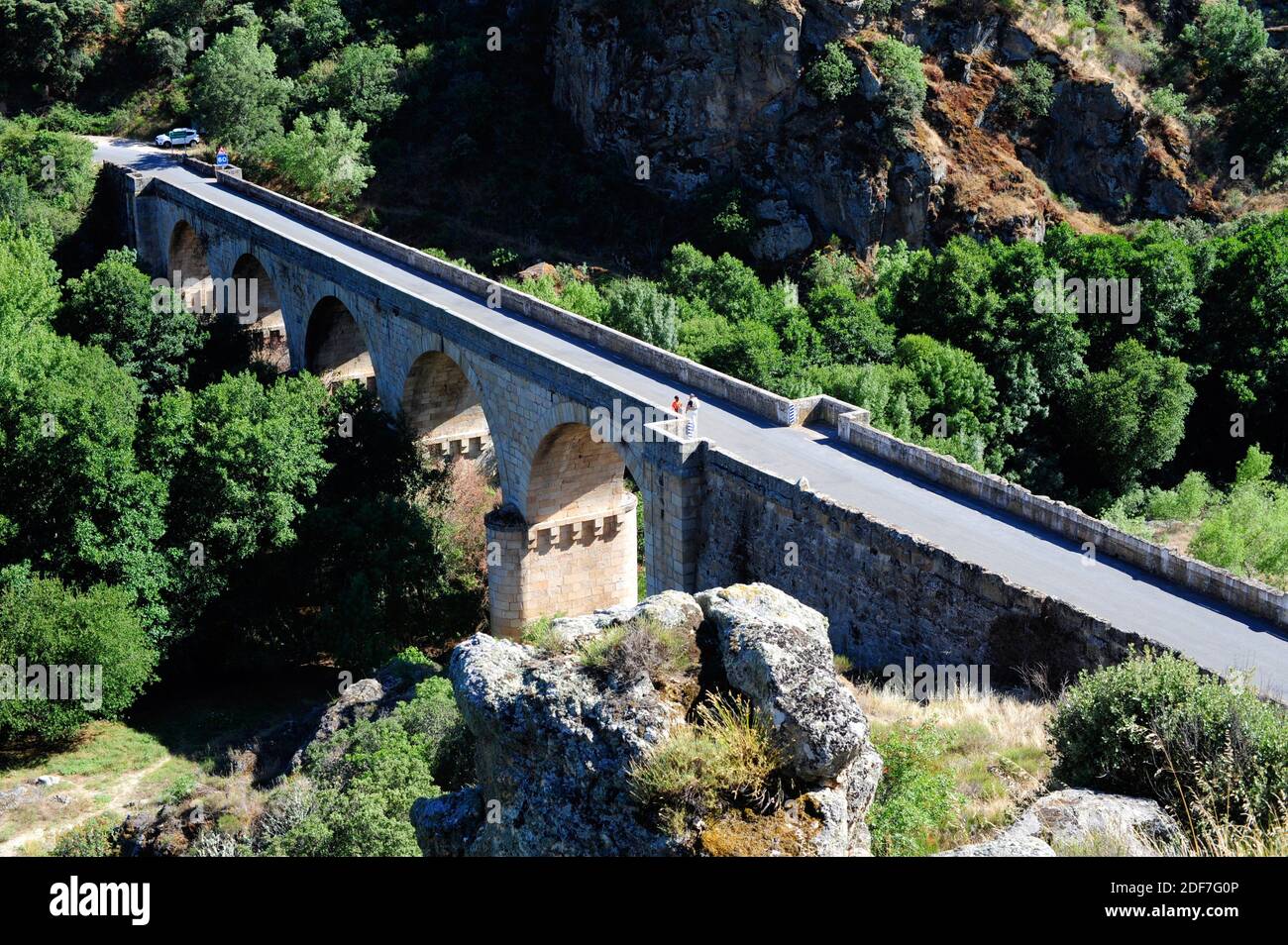 San Lorenzo bridge over Tormes river, border between Zamora and Salamanca provinces. Stock Photo