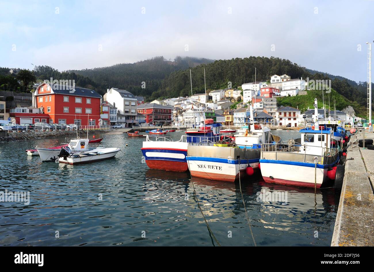 O Barqueiro, port and scenic town on high tide. Mañon municipality, A Coruña province, Galicia, Spain. Stock Photo