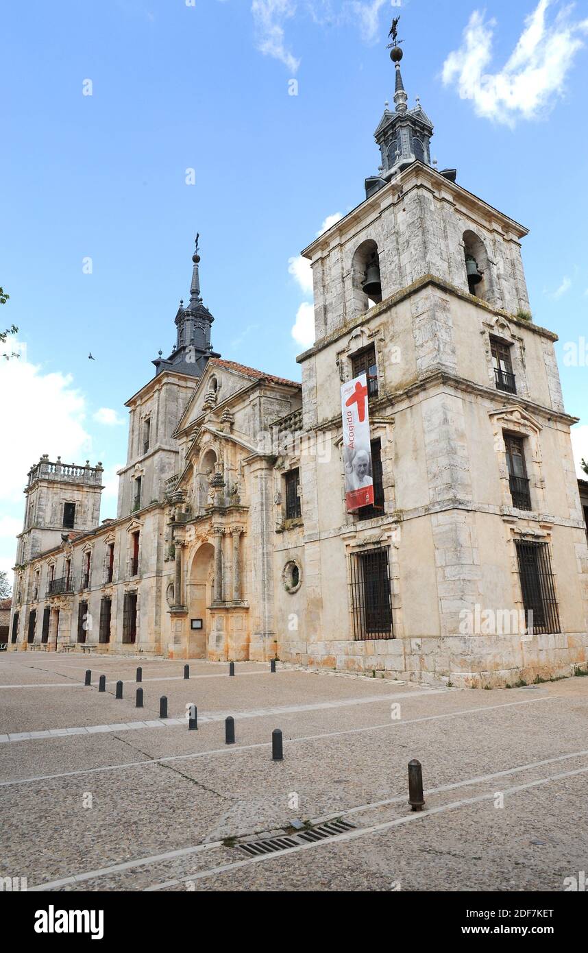 Nuevo Baztan. At left Goyeneche Palace, at right San Francisco Javier church (18th century). Comunidad de Madrid, Spain. Stock Photo