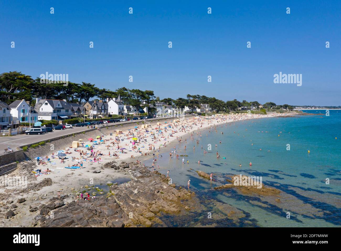 France, Morbihan, Carnac, Pointe Saint-Colomban, Ty Bihan Beach (aerial view) Stock Photo