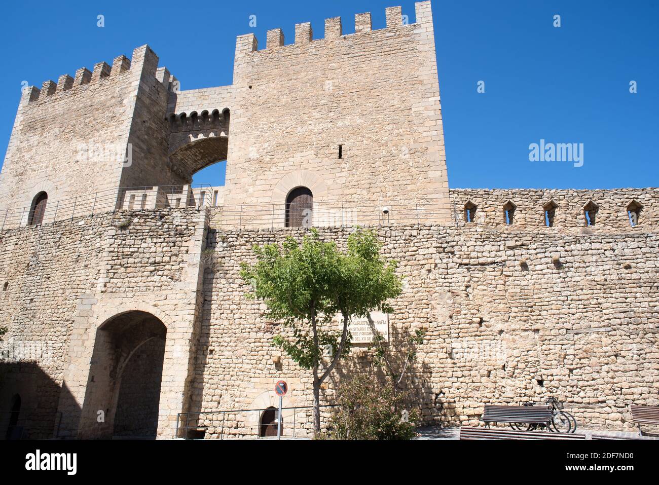 Morella, wall (14-15th centuries). Sant Miquel portal. Els Ports, Castellon, Comunidad Valenciana, Spain. Stock Photo