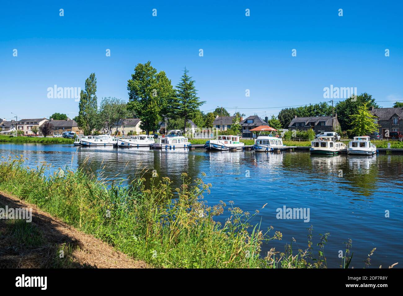 France, Morbihan, SaintMartinsurOust, Canal from Nantes to Brest