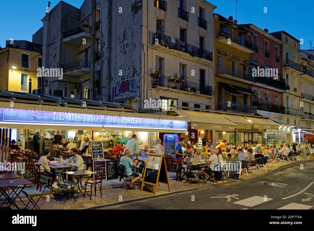 Sete france restaurants hi-res stock photography and images - Alamy