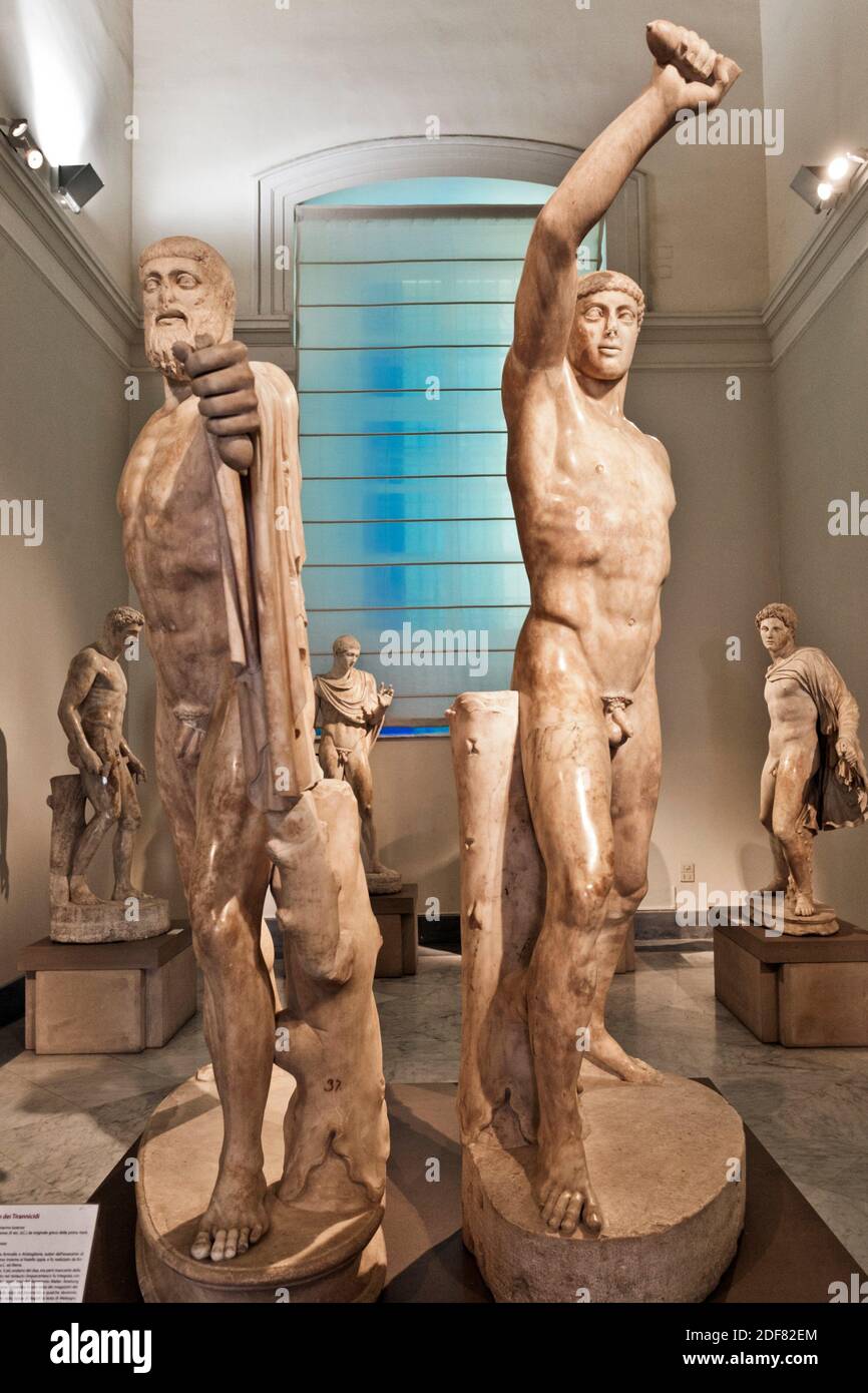Sculptural pairing of the tyrannicides Harmodius and Aristogeiton, Ancient Greek, Roman copies of the Athenian originals, now lost, National Stock Photo