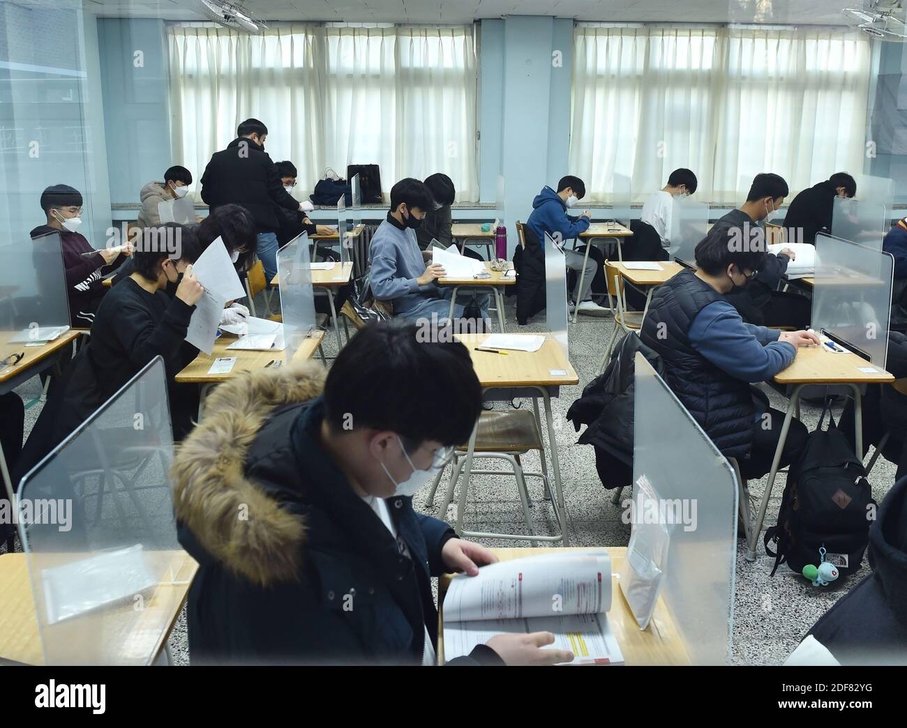 korean-college-scholastic-ability-test-hi-res-stock-photography-and-images-alamy