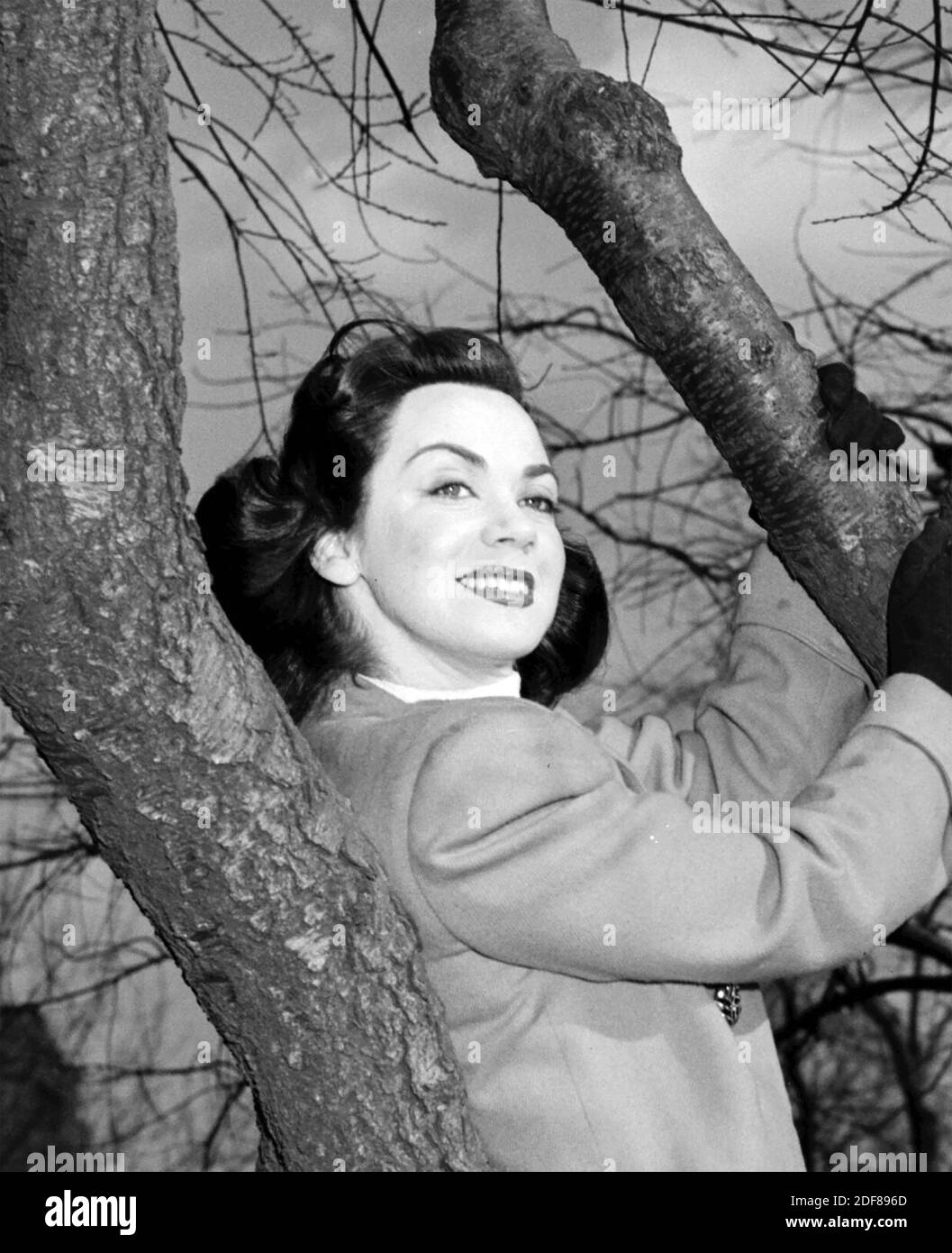 KITTY KALLEN (19212016) American singer in 1947 Stock Photo Alamy