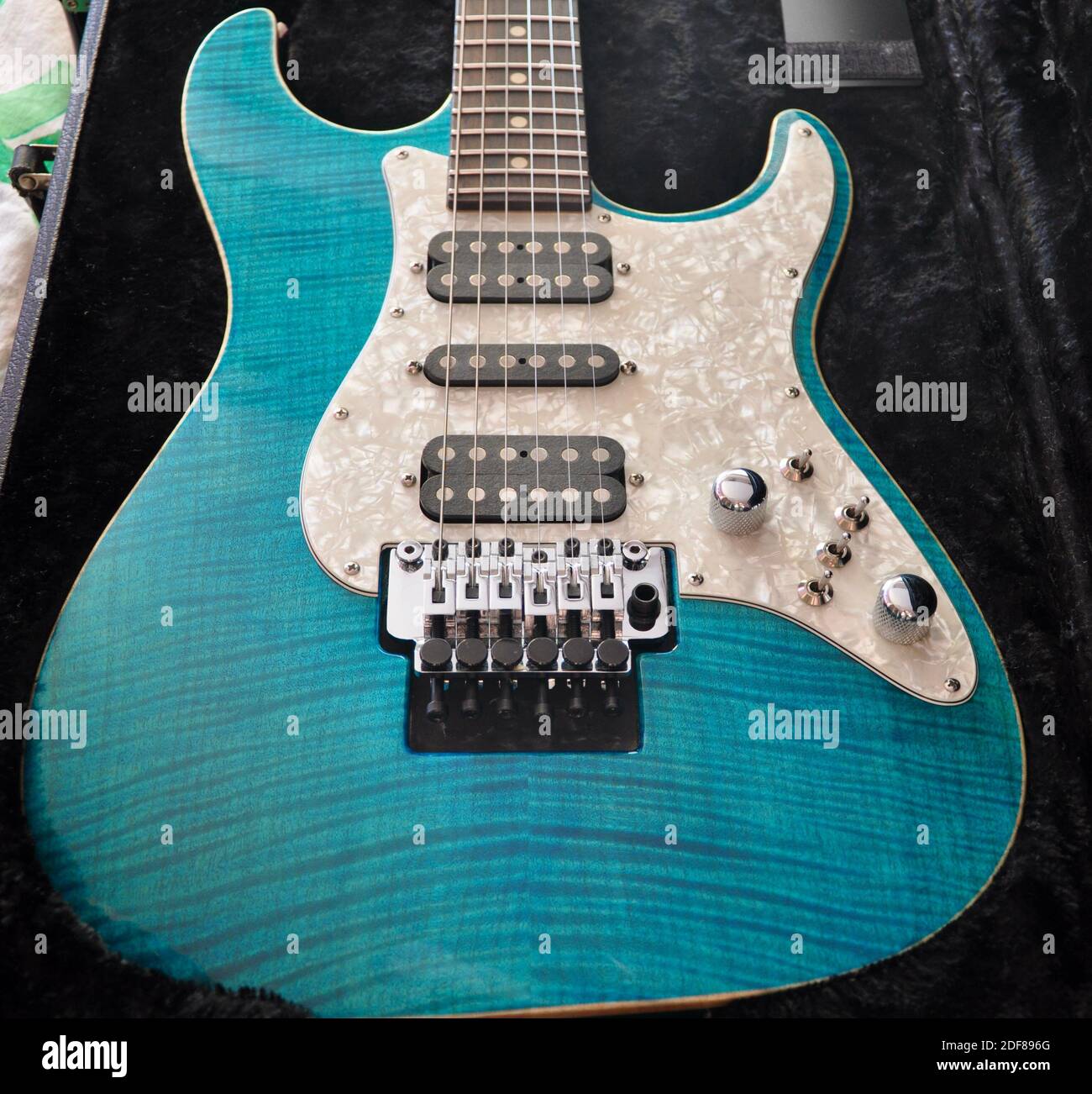 Drop Top Classic Bora Bora Blue electric guitar details on the 