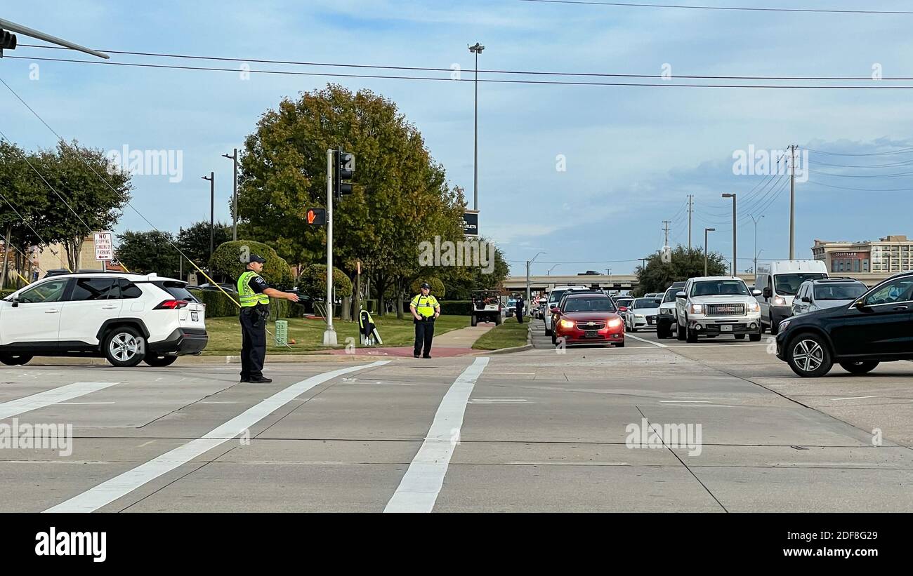 Allen, TX USA - November 27, 2020: Roadside view of police officers ...