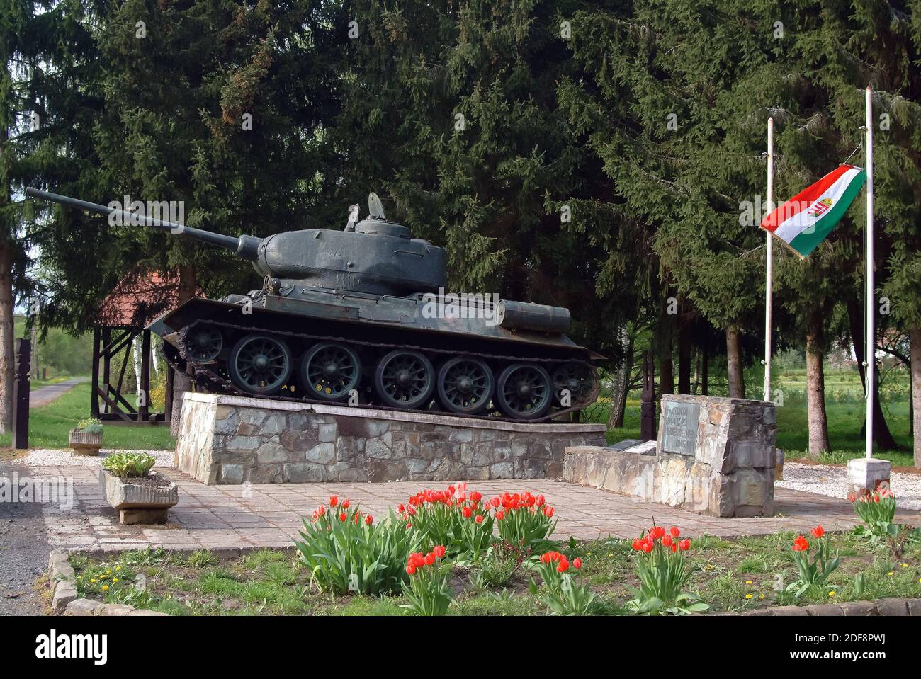 T-34-85 medium tank as a war memorial in Nemesmedves, Vas county, Hungary, Magyarország, Europe Stock Photo