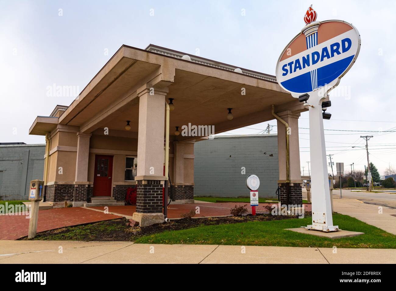 Old Gas Station Illinois High Resolution Stock Photography and Images