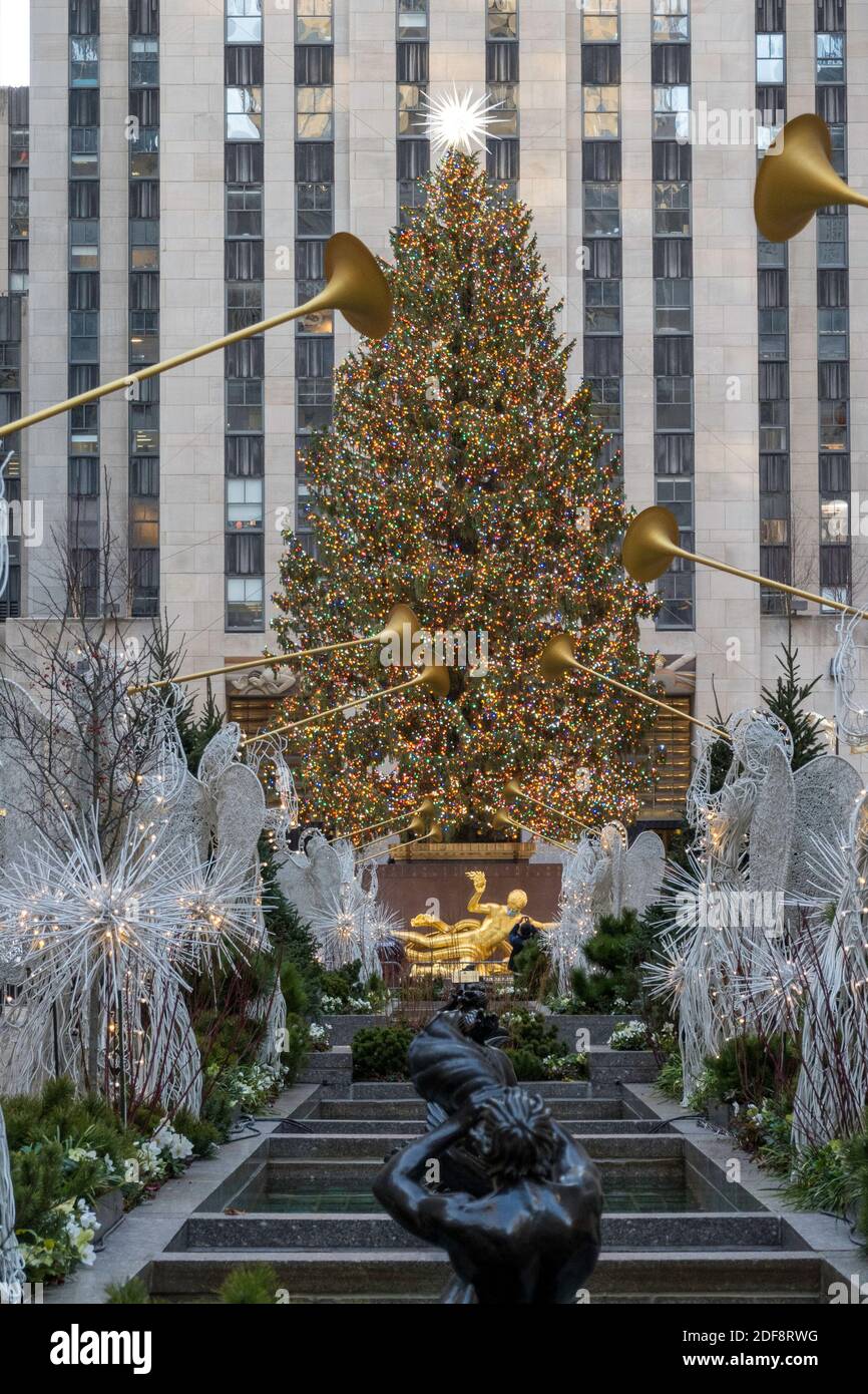 The Rockefeller Center Christmas Tree, 2020, NYC, USA Stock Photo Alamy