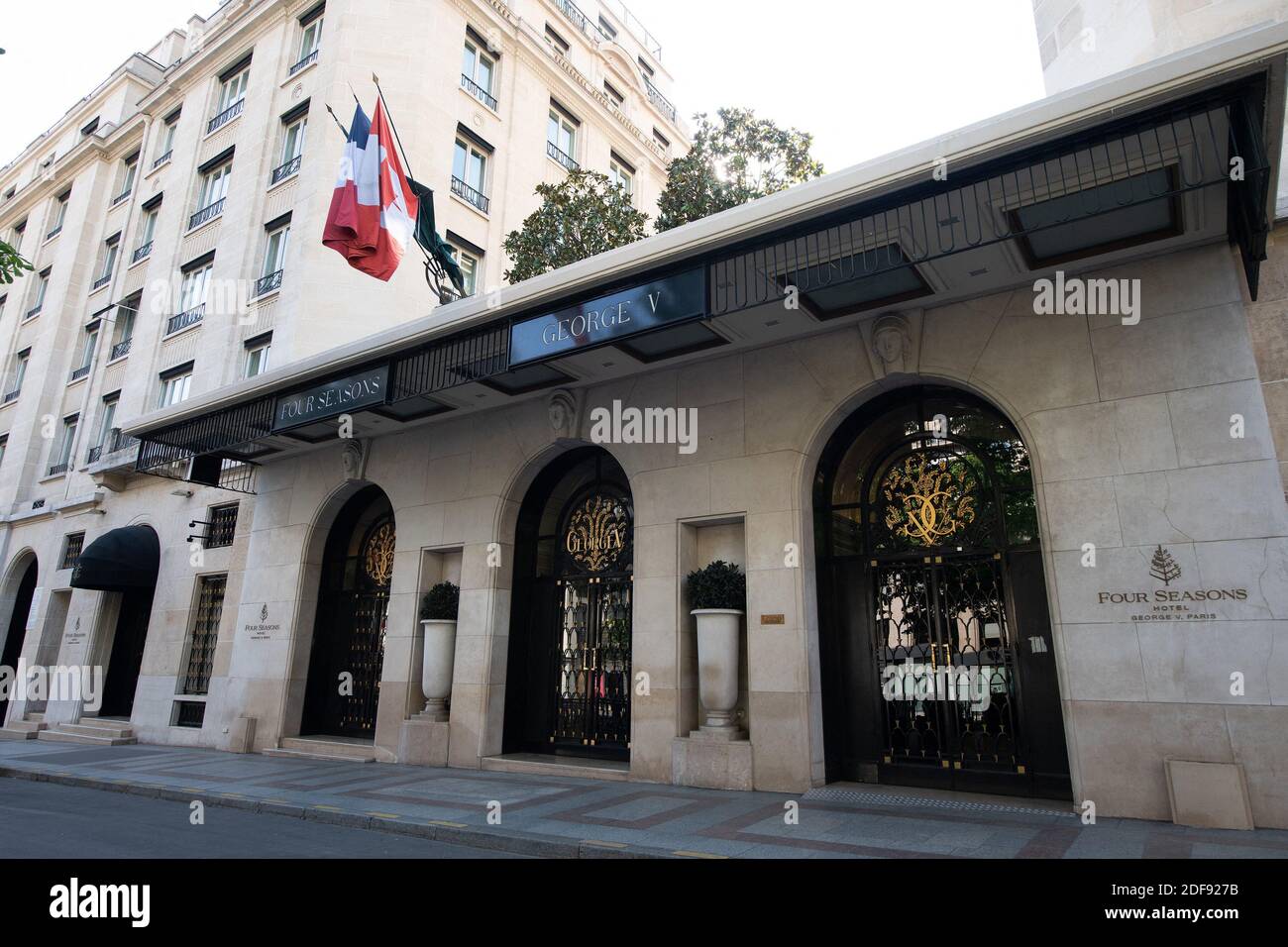 View Of A Closed George V Hotel On The George V Avenue After Gourvernement Measure Due To The Coronavirus Covid 19 Pandemic In Paris On April 8 In Paris France France Recorded