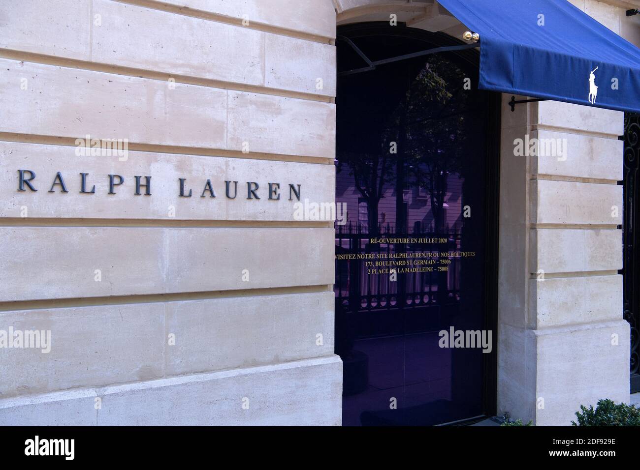 View of a closed Ralph Lauren store on the avenue Montaigne after  gourvernement measure due to the coronavirus (Covid-19) pandemic in Paris,  on April 8, 2020 in Paris, France. France recorded another