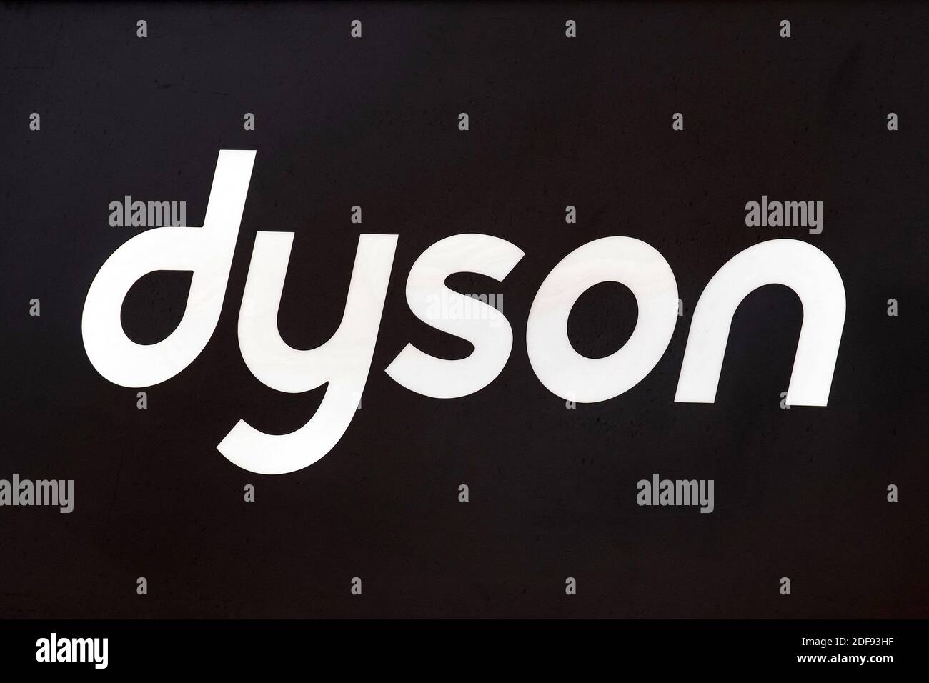 Dyson sign hi-res stock photography and images - Alamy