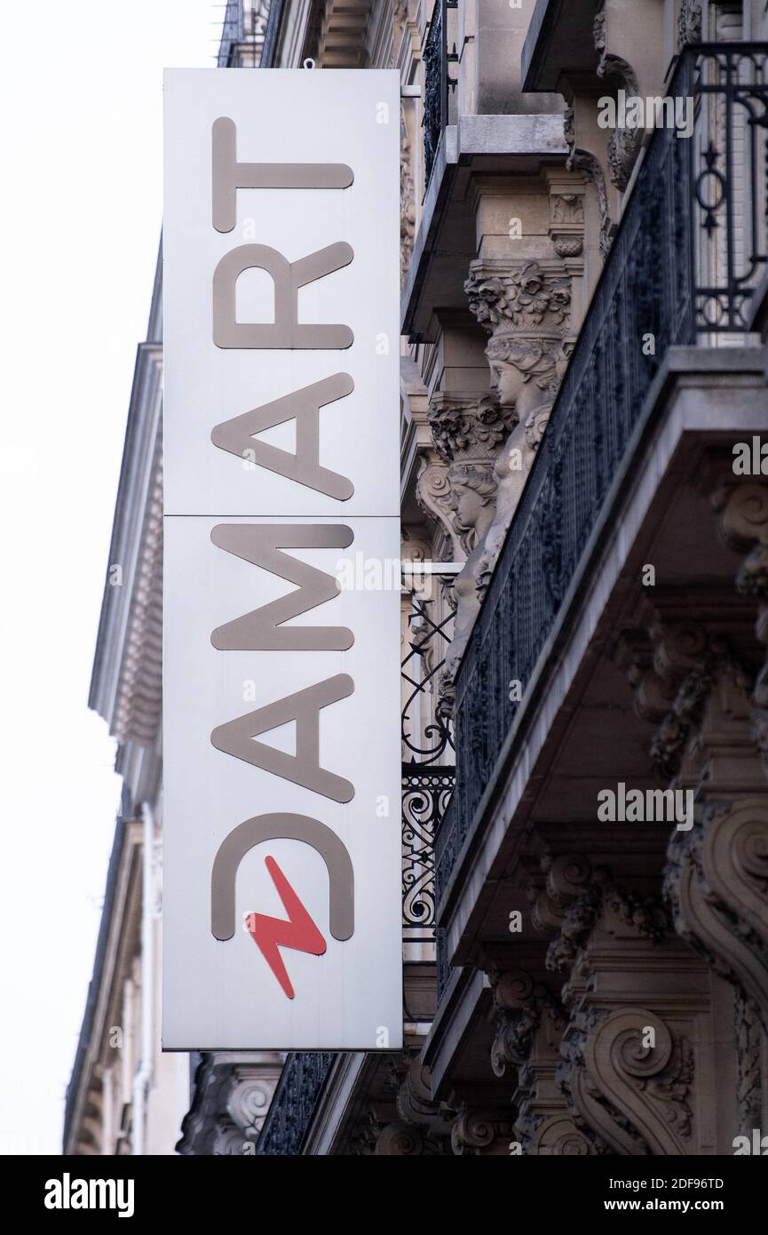 Damart logo hi-res stock photography and images - Alamy