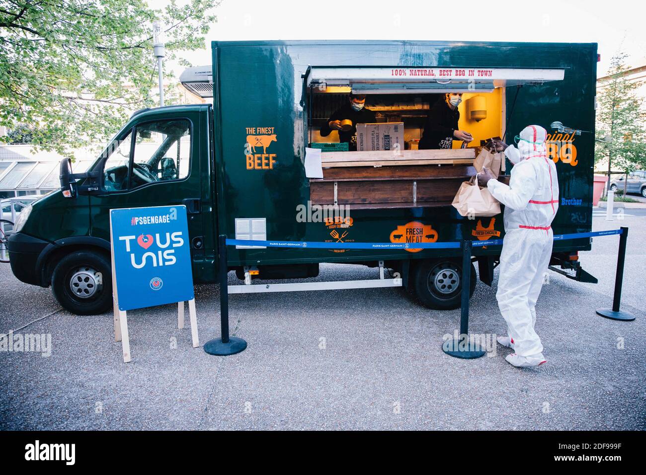 Paris Saint-Germain are providing up to 1,200 meals a day free-of-charge to  help feed healthcare workers on the frontlines of the Covid-19 crisis.  Volunteers from the Street Food on the Move (Street