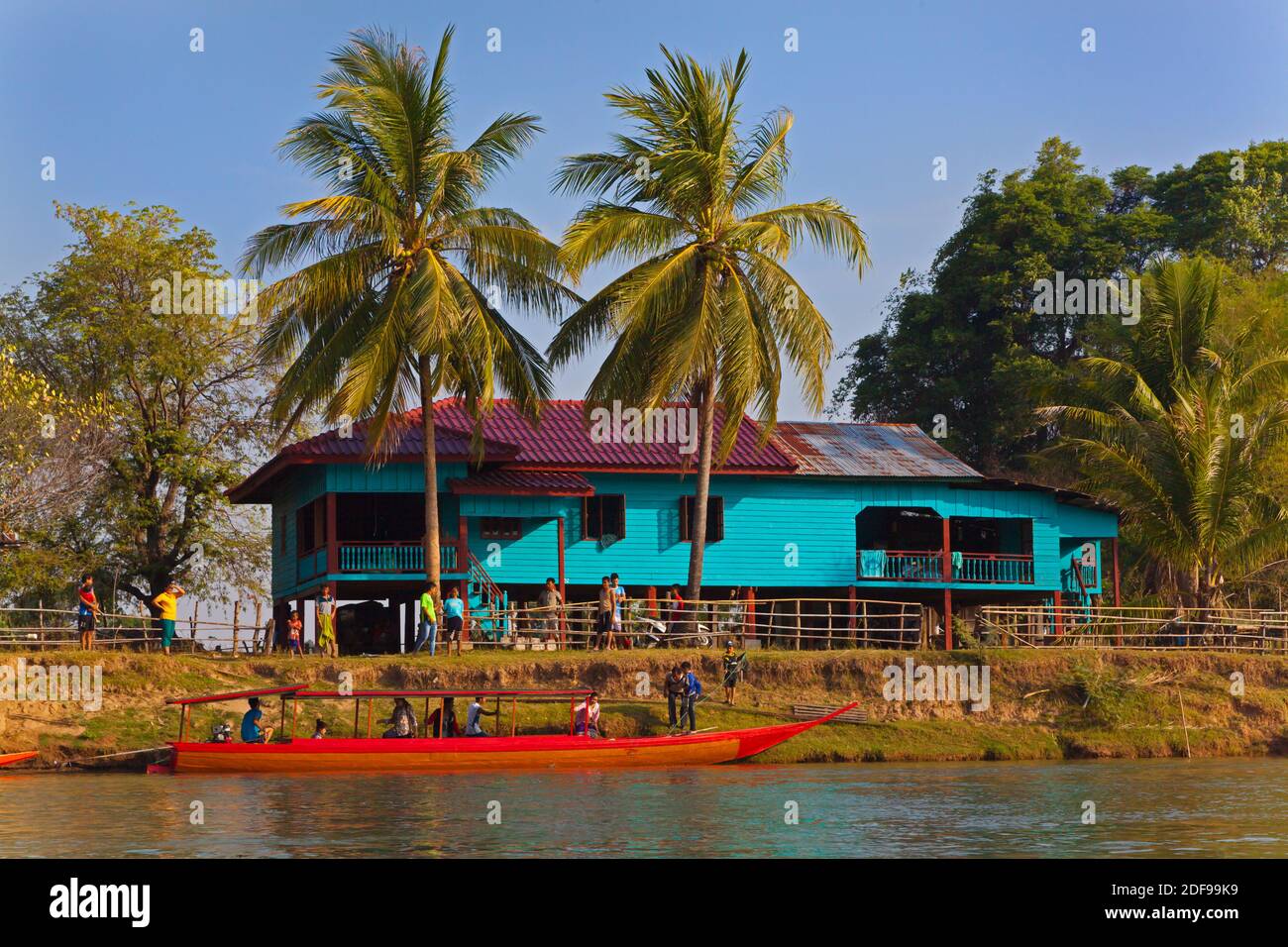 BUNGALOWS on DONE DET ISLAND in the 4 Thousand Islands Area (Si Phan Don) of the MEKONG RIVER - SOUTHERN, LAOS Stock Photo