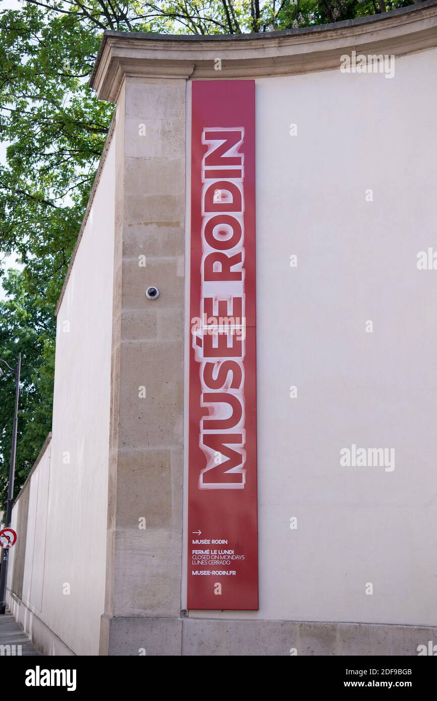 Robin. Shop Sign A shop sign of Robin Museum on April 20, 2020 in Paris, France. Photo ...