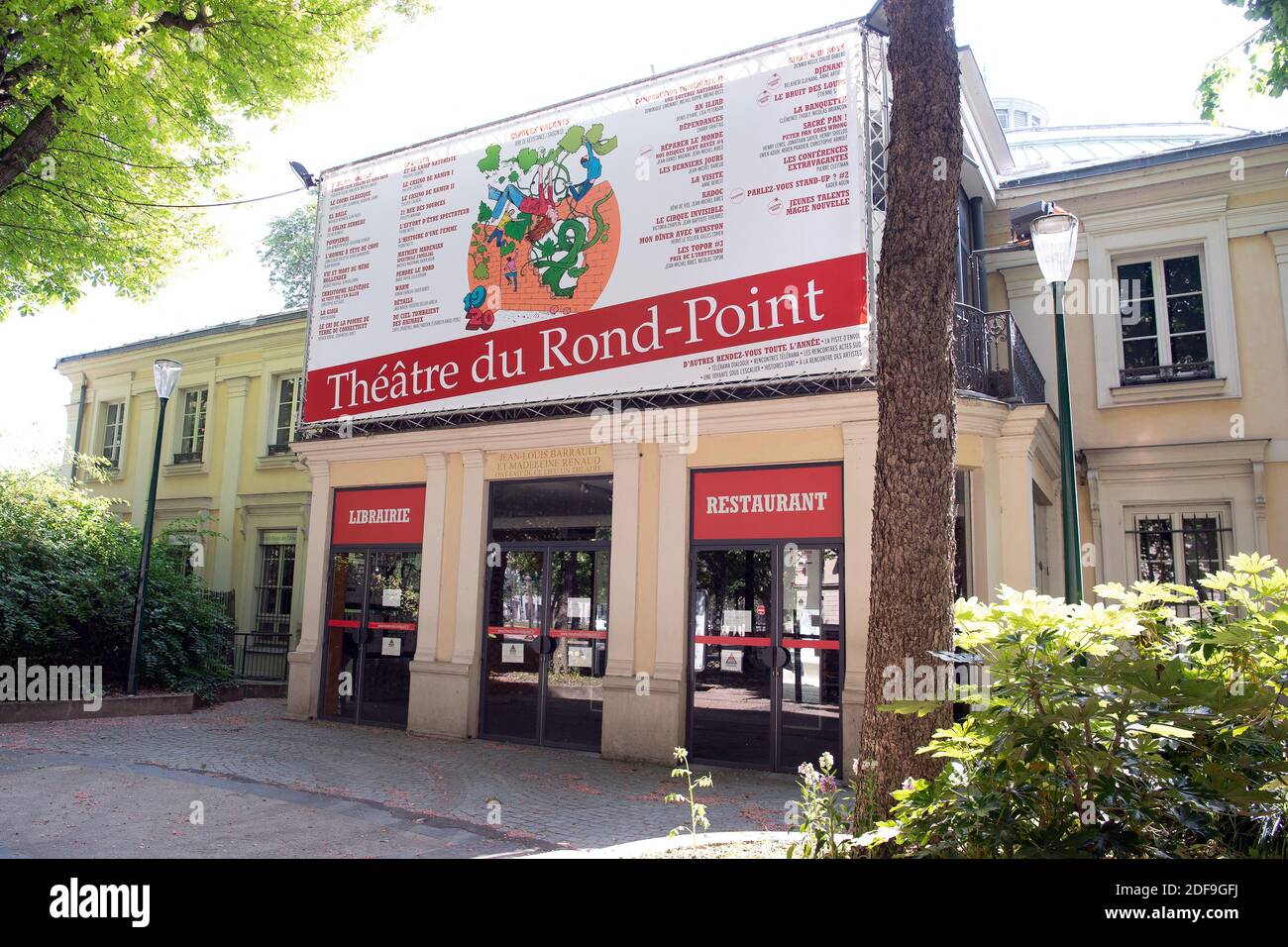 Theatre du rond point hi-res stock photography and images - Alamy