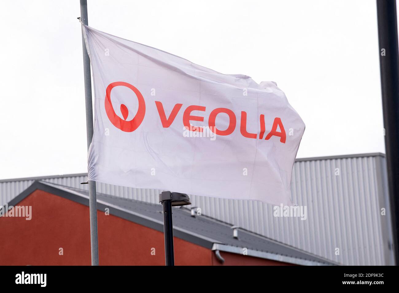 Veolia Ramp Sign A shop sign of VEOLIA, on April 30, 2020 in Bonneuil sur Marne, France ...