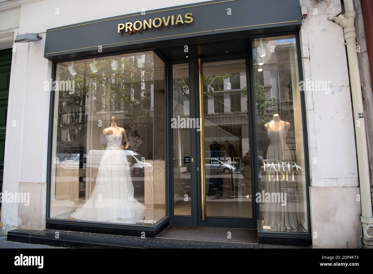 Pronovias shop new arrivals