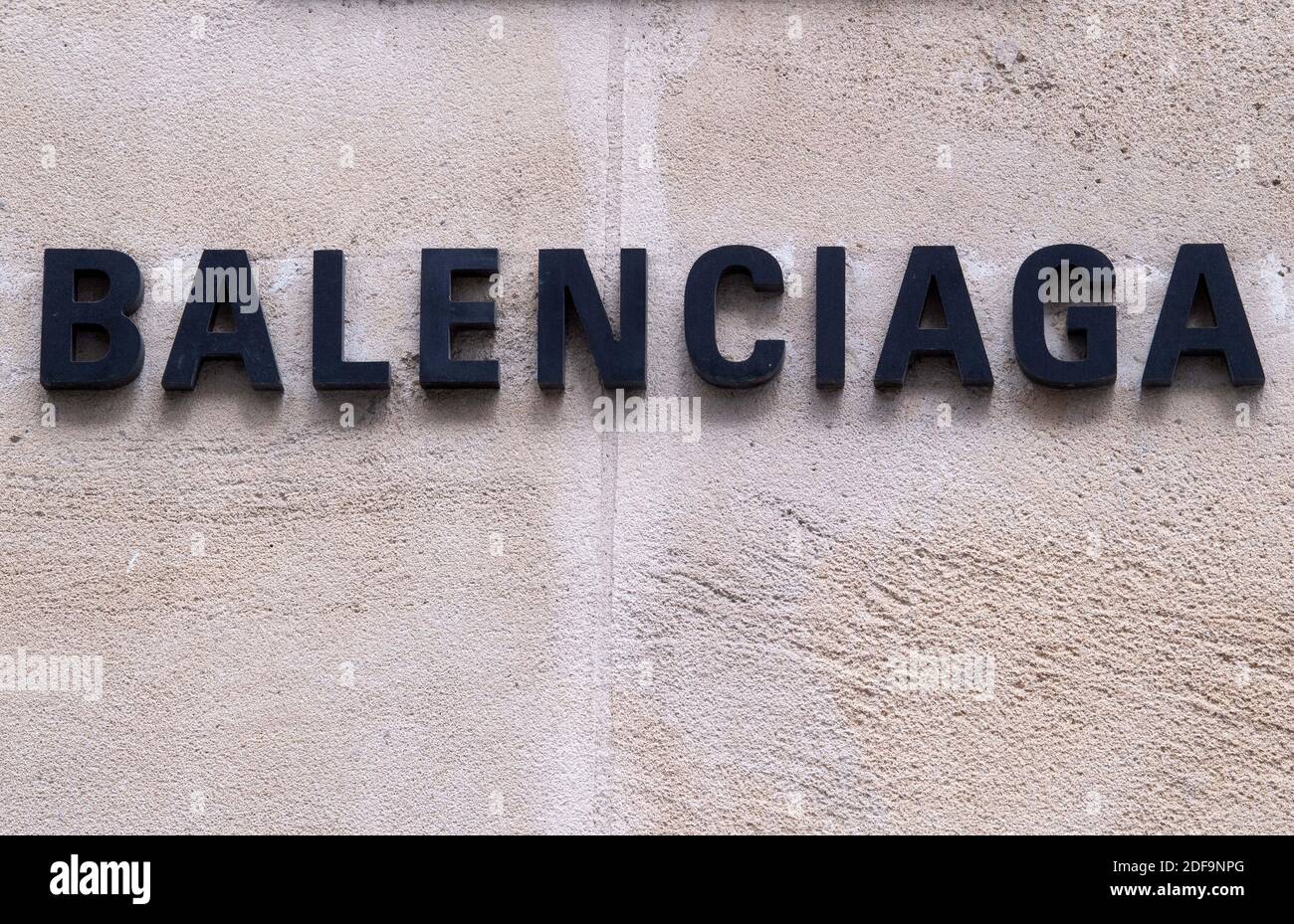 balenciaga sign