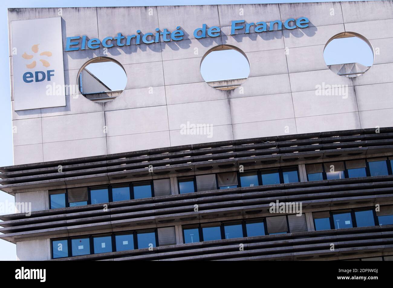 Electricite de france logo hi-res stock photography and images - Alamy