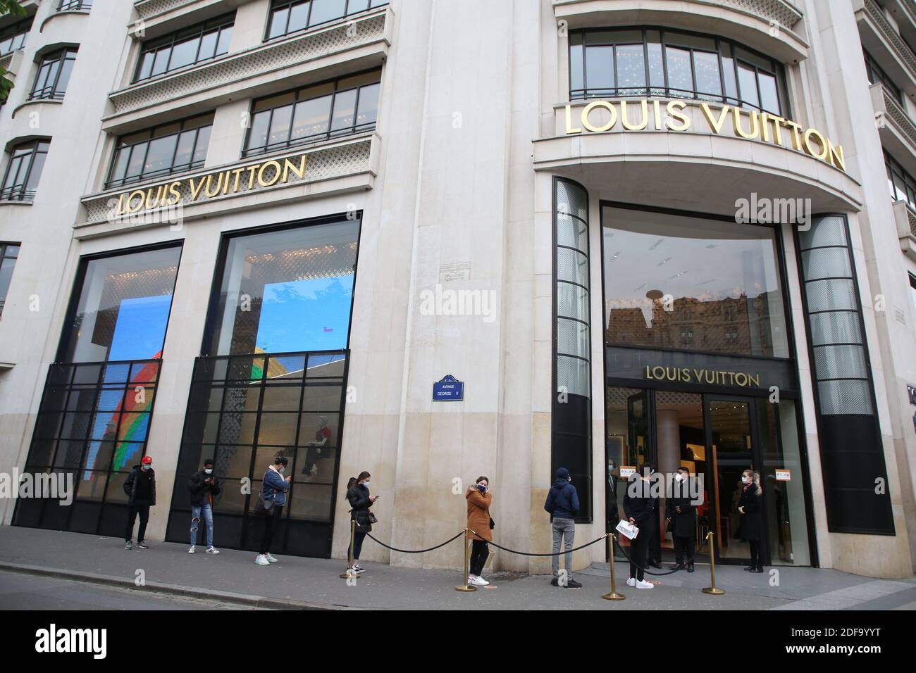 Louis Vuitton Building on the Avenue Des Champs-ElysÃ©es, Paris, France  Editorial Photography - Image of commerce, fashion: 213668562