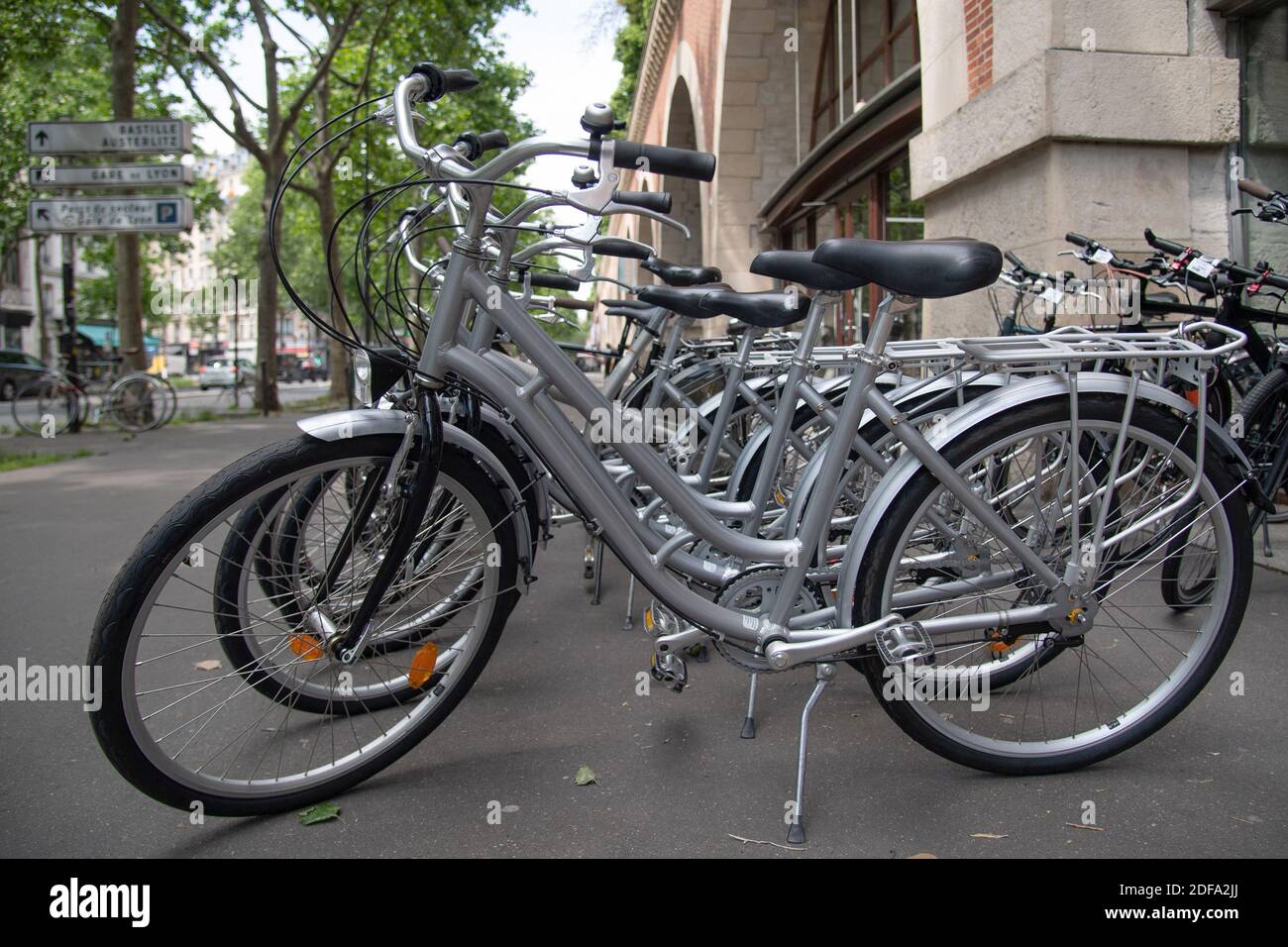 Cycle lockdown hi res stock photography and images Page 15 Alamy