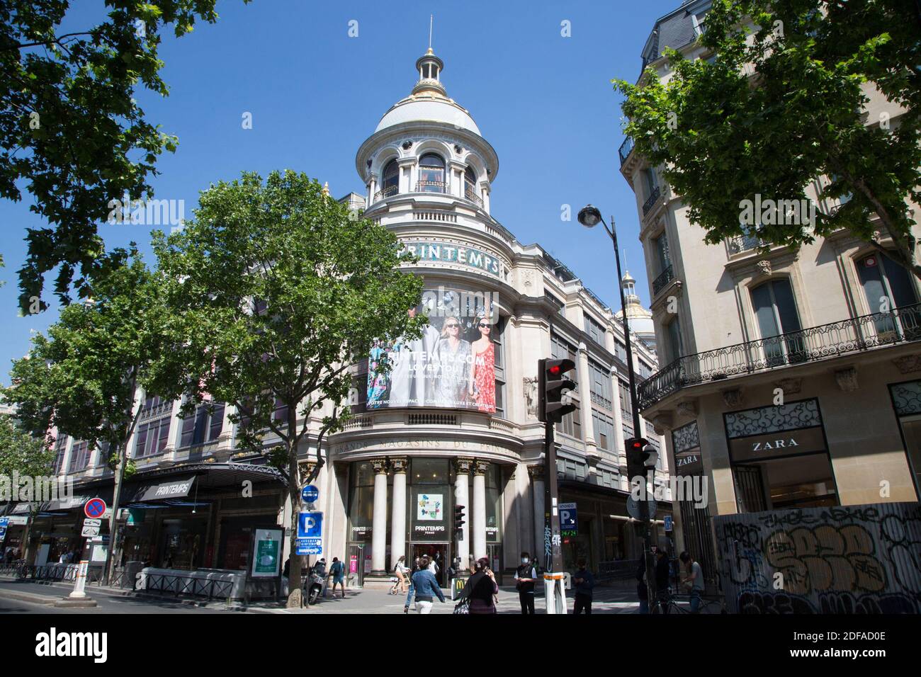 Department store printemps haussmann hi-res stock photography and images -  Page 6 - Alamy