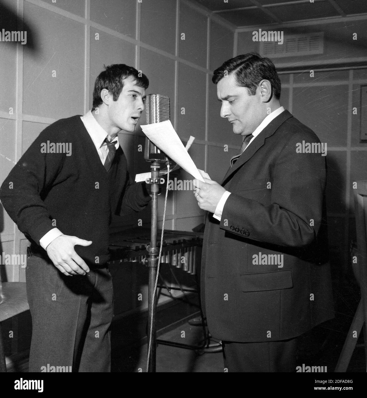 Rendez-vous photo avec Guy Bedos, Roger Carrel et Chouquet en 1963. Photo by APS-Medias/ABACAPRESS.COM Stock Photo