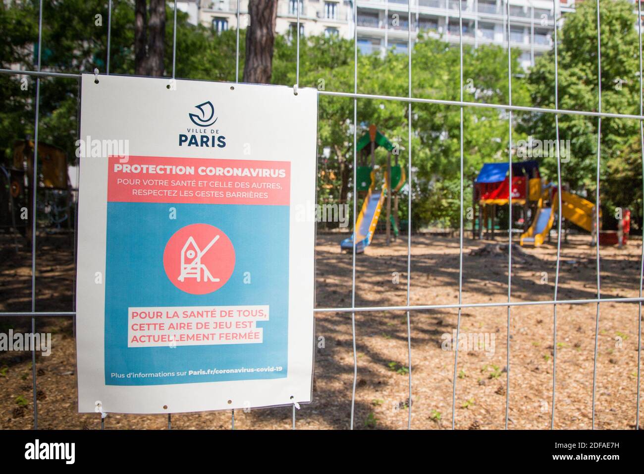 COVID19 - After Lockdown - Montsouris Park - Parks and gardens reopen Saturday, May 30 after more than two months of closure due to the Covid-19 epidemic on May 30, 2020 in Paris, France. Photo by Nasser Berzane/ABACAPRESS.COM Stock Photo