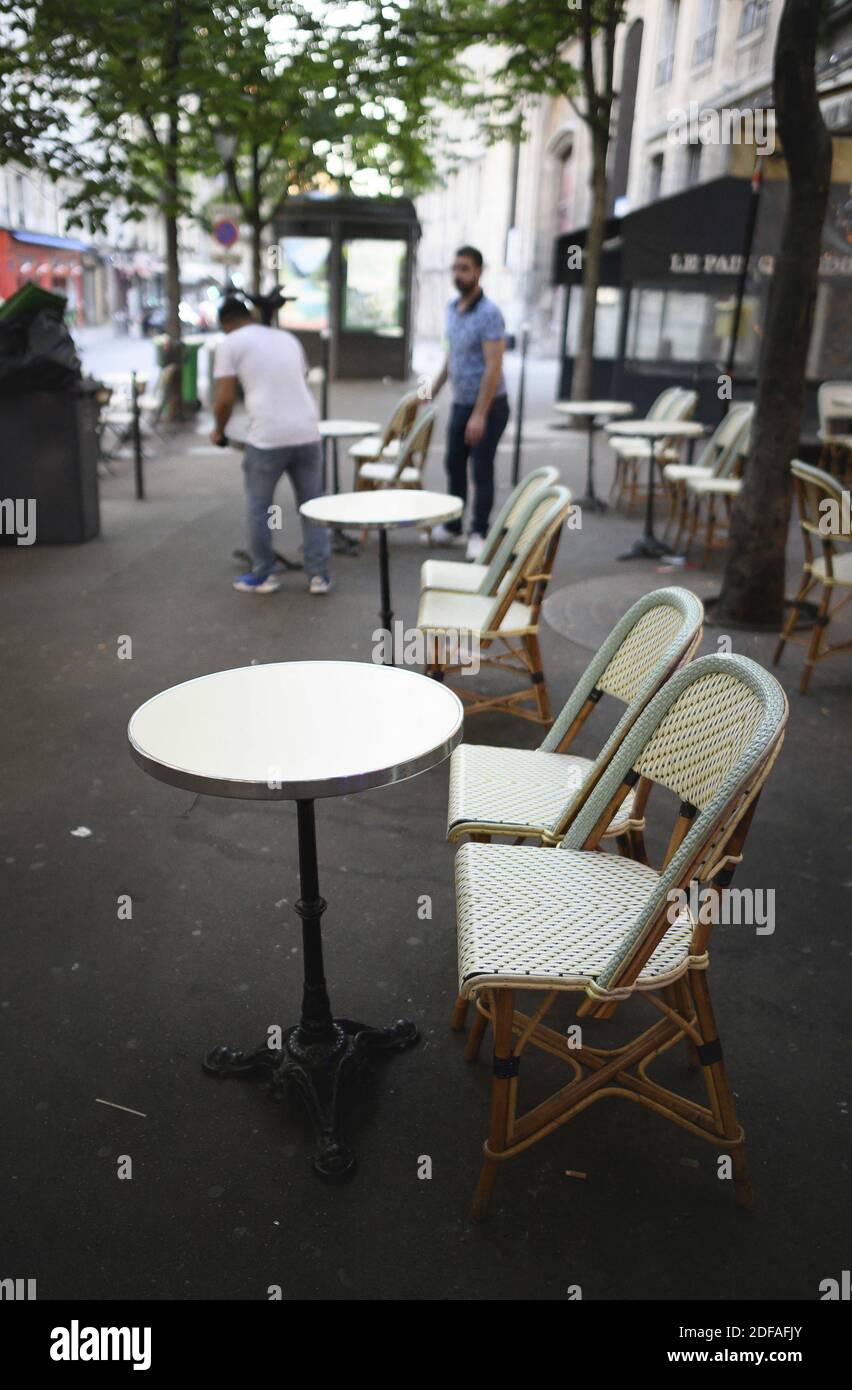 The terrace of the bar Les