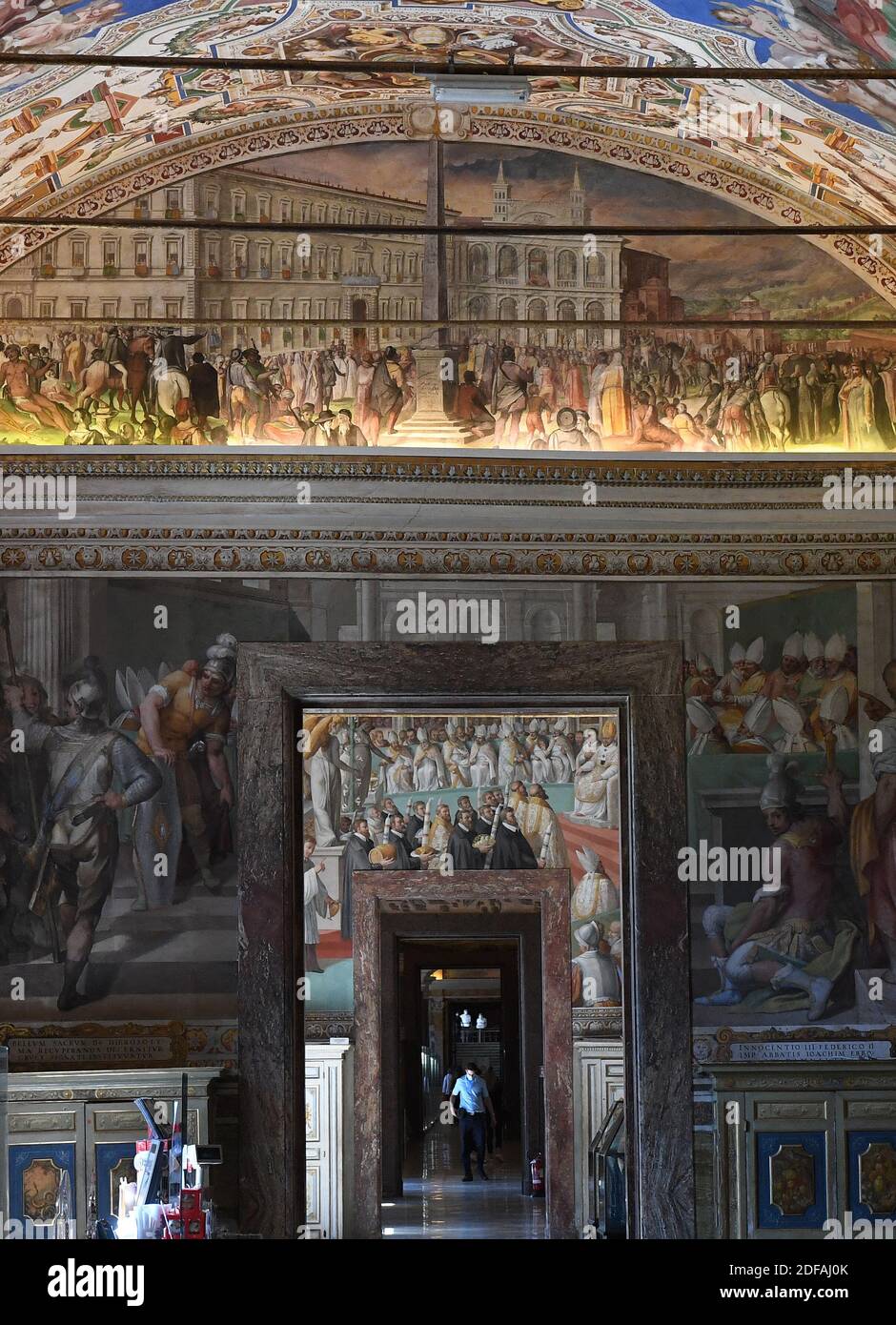 Vatican Mask Only a few people wearing protective mask visit the Vatican Museums in ...