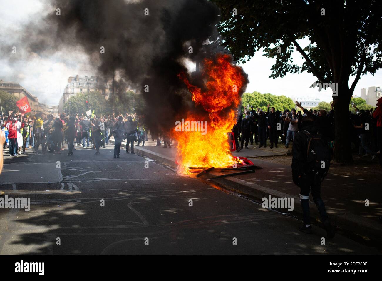 What caused the clashes at Alonzo's Marseille concert? What caused the clashes at Alonzo's Marseille concert?